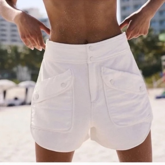 New Free People Movement Timko Shorts Sweat Loose Baggy Slouchy White Medium - Picture 1 of 12